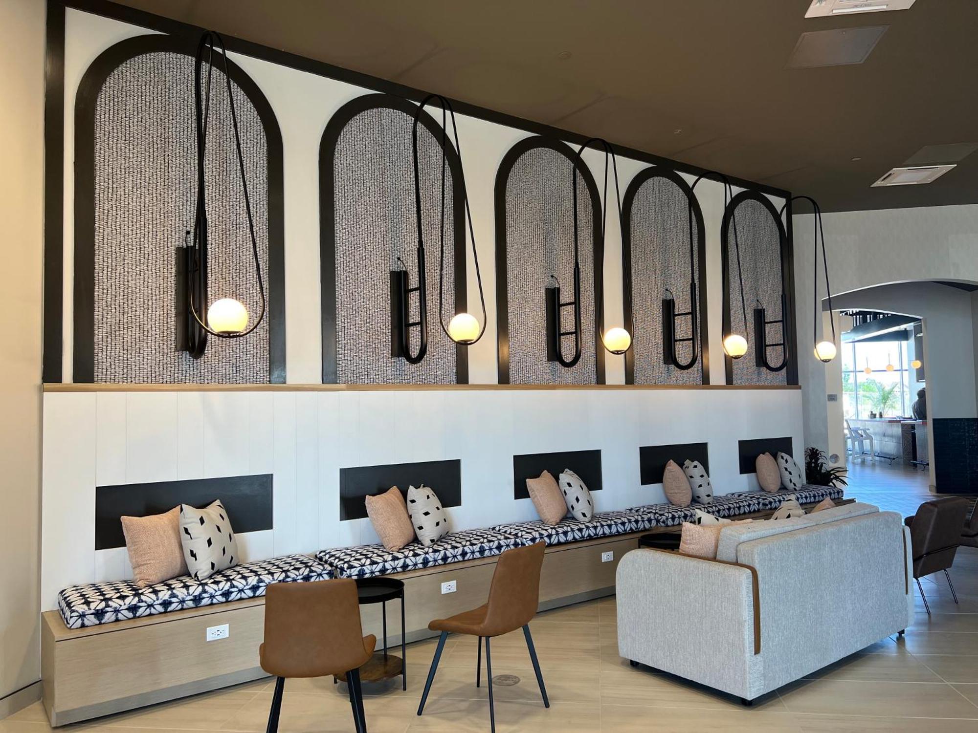 Cambria Hotel リホーボス・ビーチ エクステリア 写真