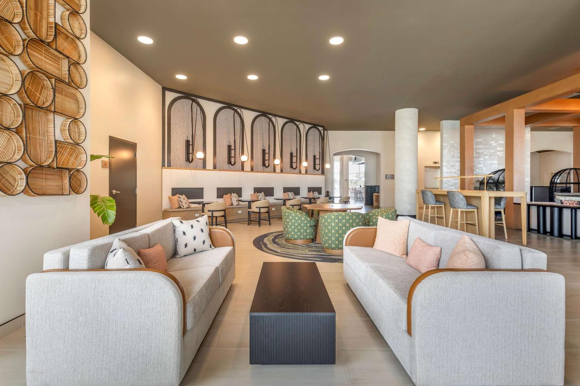 Cambria Hotel リホーボス・ビーチ エクステリア 写真